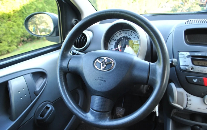 Toyota Aygo cena 11999 przebieg: 170000, rok produkcji 2007 z Barwice małe 781